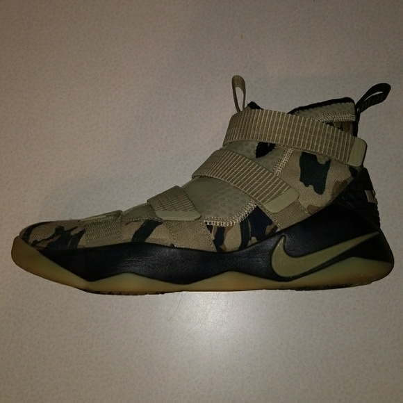 Nike LeBron Soldier 11 - Picture 2 of 7
